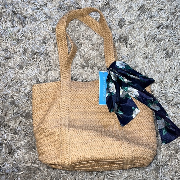 New with Tags Draper James Raffia Tote with Floral Scarf Snap closure - Picture 4 of 6